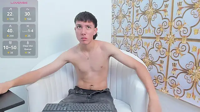 LittleDanny  online show from October 2025 05:53:01 PM