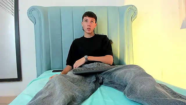 LittleDanny  online show from March 2026 04:23:01 PM