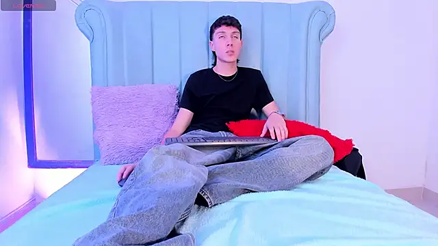 LittleDanny  online show from April 2026 08:55:01 PM