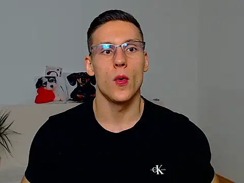 ZeinMiracles online show from October 2025 08:31:01 PM