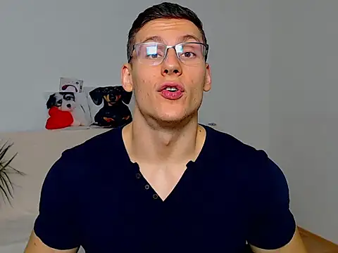 ZeinMiracles online show from October 2025 06:28:02 PM