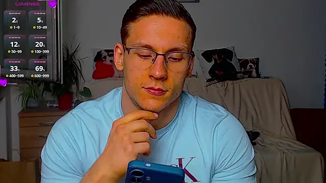 ZeinMiracles online show from April 2026 06:52:02 PM