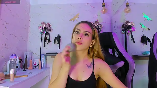 Natasha-Adams online show from April 2026 09:26:01 PM