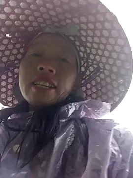 Snapshot of tcm-cute chatting on November 2025 09:42:02 AM tcm-cute online show from November 2025 09:42:02 AM