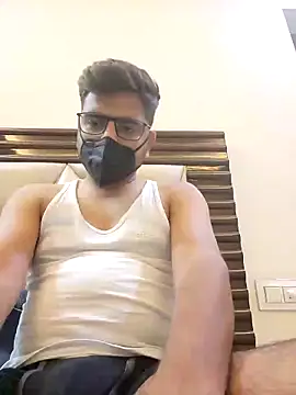 Snapshot of LoveGuruRA chatting on September 2025 07:47:01 PM LoveGuruRA online show from September 2025 07:47:01 PM