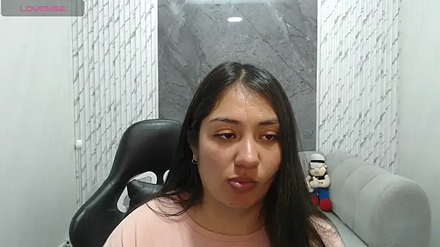 Ivony18 b online show from December 2025 03:13:01 AM