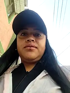 -Mia1 online show from September 2025 01:26:02 PM