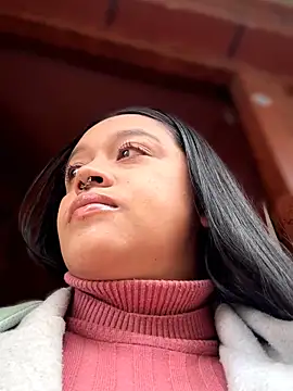 -Mia1 online show from April 2026 12:01:01 PM