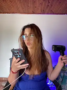 CoraVibes online show from September 2025 08:21:01 PM