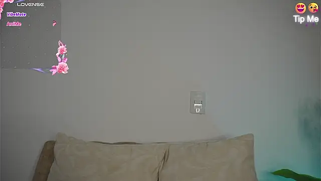 Roxybeautyy online show from April 2026 09:23:01 PM