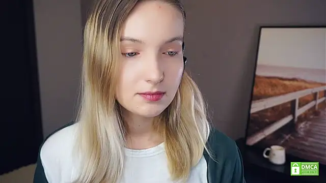 HongTomczak online show from September 2025 07:01:01 AM