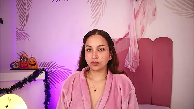 Arianaa Jones  online show from October 2025 01:40:02 PM