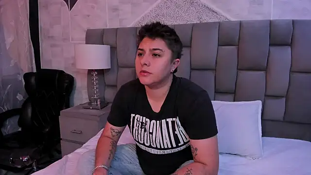 Snapshot of IanGilbert chatting on December 2025 07:26:02 AM IanGilbert online show from December 2025 07:26:02 AM