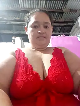 Snapshot of Sexyy-BBW chatting on October 2025 06:25:01 AM Sexyy-BBW online show from October 2025 06:25:01 AM