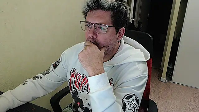 blueandwhite1 online show from January 2025 05:10:01 PM