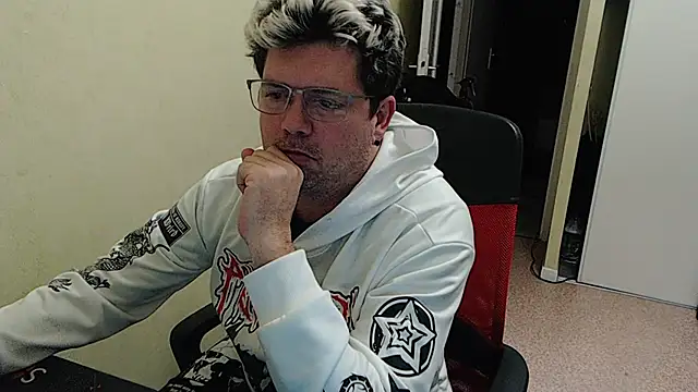 blueandwhite1 online show from January 2025 10:08:01 PM