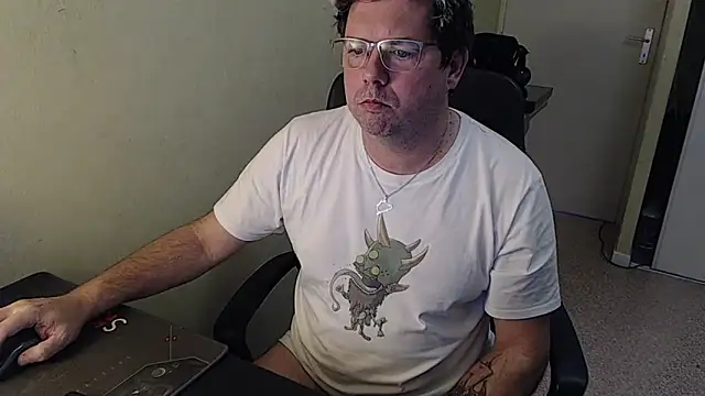 blueandwhite1 online show from January 2025 03:15:02 PM