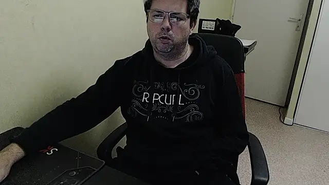 blueandwhite1 online show from January 2025 05:08:01 PM