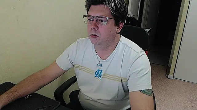 blueandwhite1 online show from January 2025 05:44:02 PM