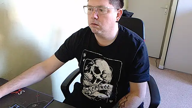 blueandwhite1 online show from February 2025 09:51:02 AM