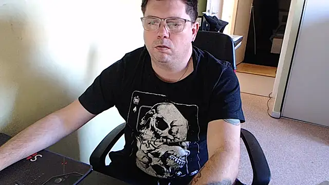 blueandwhite1 online show from February 2025 04:00:02 PM