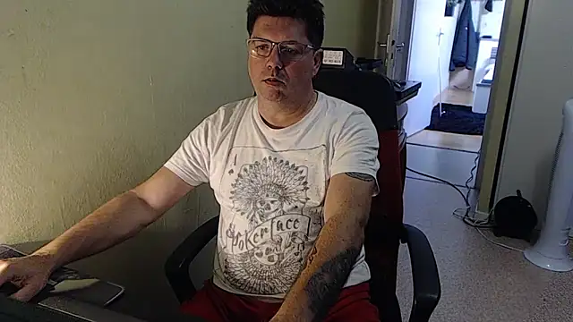 blueandwhite1 online show from September 2025 07:57:02 AM