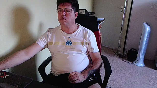 blueandwhite1 online show from October 2025 04:51:01 PM