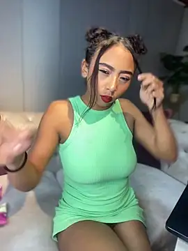 Snapshot of Salome_pink1 chatting on October 2025 01:03:01 AM Salome pink1 online show from October 2025 01:03:01 AM