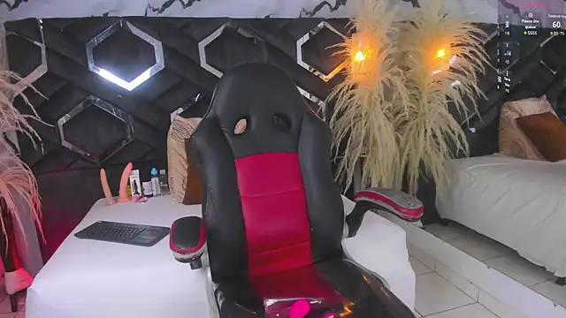 Zoe-Johnson  online show from December 2025 09:41:02 PM