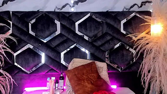 Zoe-Johnson  online show from January 2026 09:49:02 PM