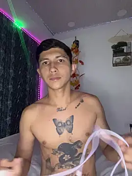 Snapshot of Alejandro_BigCock22 chatting on October 2025 12:54:02 AM Alejandro BigCock22 online show from October 2025 12:54:02 AM
