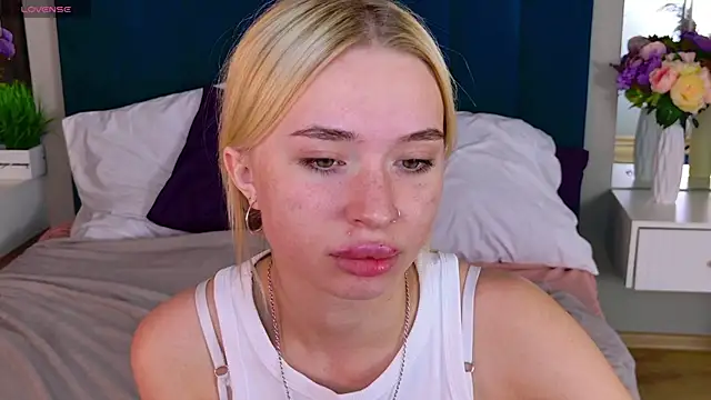 RachelColon online show from September 2025 12:49:01 PM