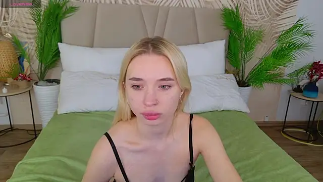 RachelColon online show from September 2025 10:38:02 AM