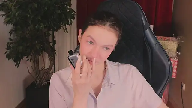 Loona Eclipse online show from November 2025 08:22:02 PM