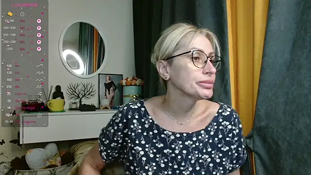 Snapshot of PamellaMurphy chatting on June 2026 11:53:02 PM PamellaMurphy online show from June 2026 11:53:02 PM