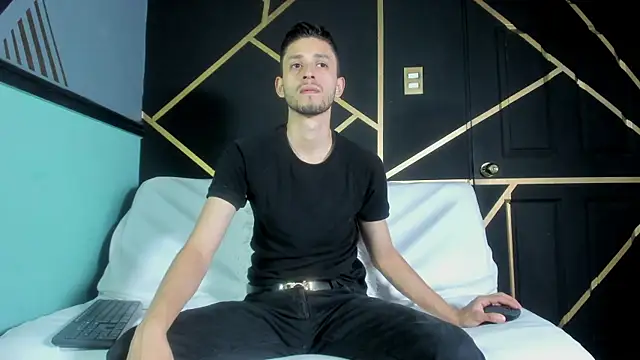 logan rogers  online show from September 2025 11:47:01 AM