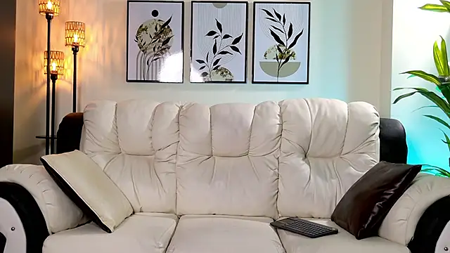 Violeta Foxz online show from March 2026 07:42:01 PM