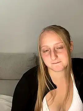 Snapshot of young_hailey chatting on September 2025 07:52:02 AM young hailey online show from September 2025 07:52:02 AM