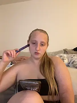 Snapshot of young_hailey chatting on November 2025 06:43:01 PM young hailey online show from November 2025 06:43:01 PM