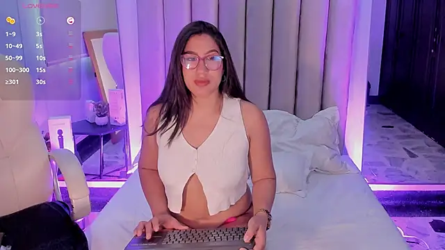 Karoline21 online show from October 2025 12:28:02 PM