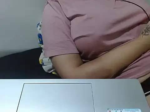 Nataliya Singh online show from April 2026 06:04:02 PM