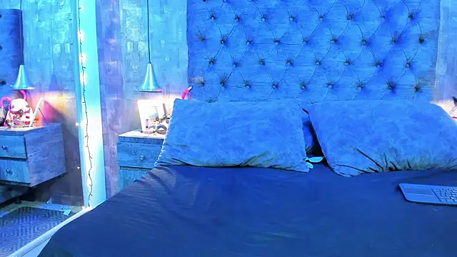 Snapshot of yiyisandoval chatting on November 2025 07:57:01 PM yiyisandoval online show from November 2025 07:57:01 PM