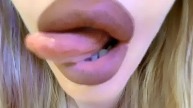 Snapshot of Politeeliza chatting on June 2026 08:15:02 PM Politeeliza online show from June 2026 08:15:02 PM