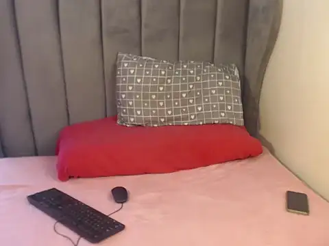 Snapshot of Hotgirl87 chatting on October 2025 08:26:01 AM Hotgirl87 online show from October 2025 08:26:01 AM