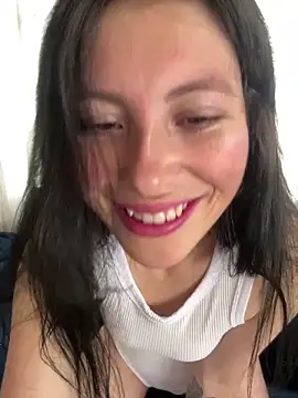 Mia salinass online show from September 2025 06:40:01 PM