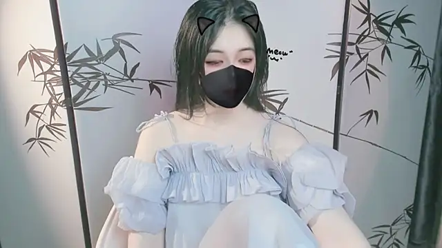 Snapshot of Sparkly_Candy chatting on November 2025 02:34:01 AM Sparkly Candy online show from November 2025 02:34:01 AM