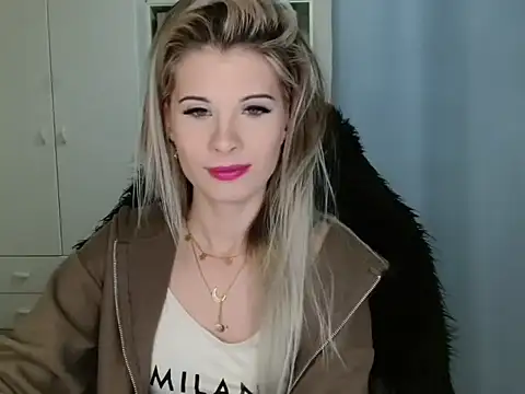 KristineGlow online show from November 2025 07:08:02 AM