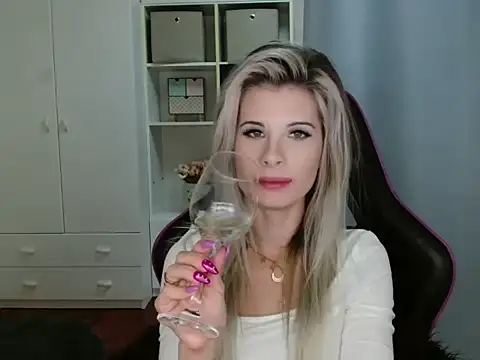 KristineGlow online show from November 2025 07:26:01 PM