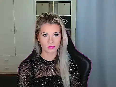 KristineGlow online show from December 2025 07:17:01 AM