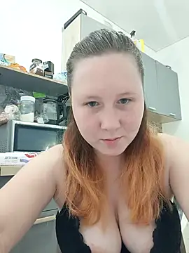 Snapshot of MiaKissy chatting on September 2025 06:26:02 AM MiaKissy online show from September 2025 06:26:02 AM